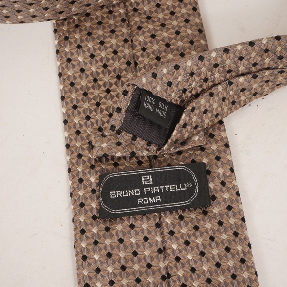 Bruno‎ Piattelli Light Brown Small Diamond Pattern Alover 100% Silk Tie - Picture 4 of 5